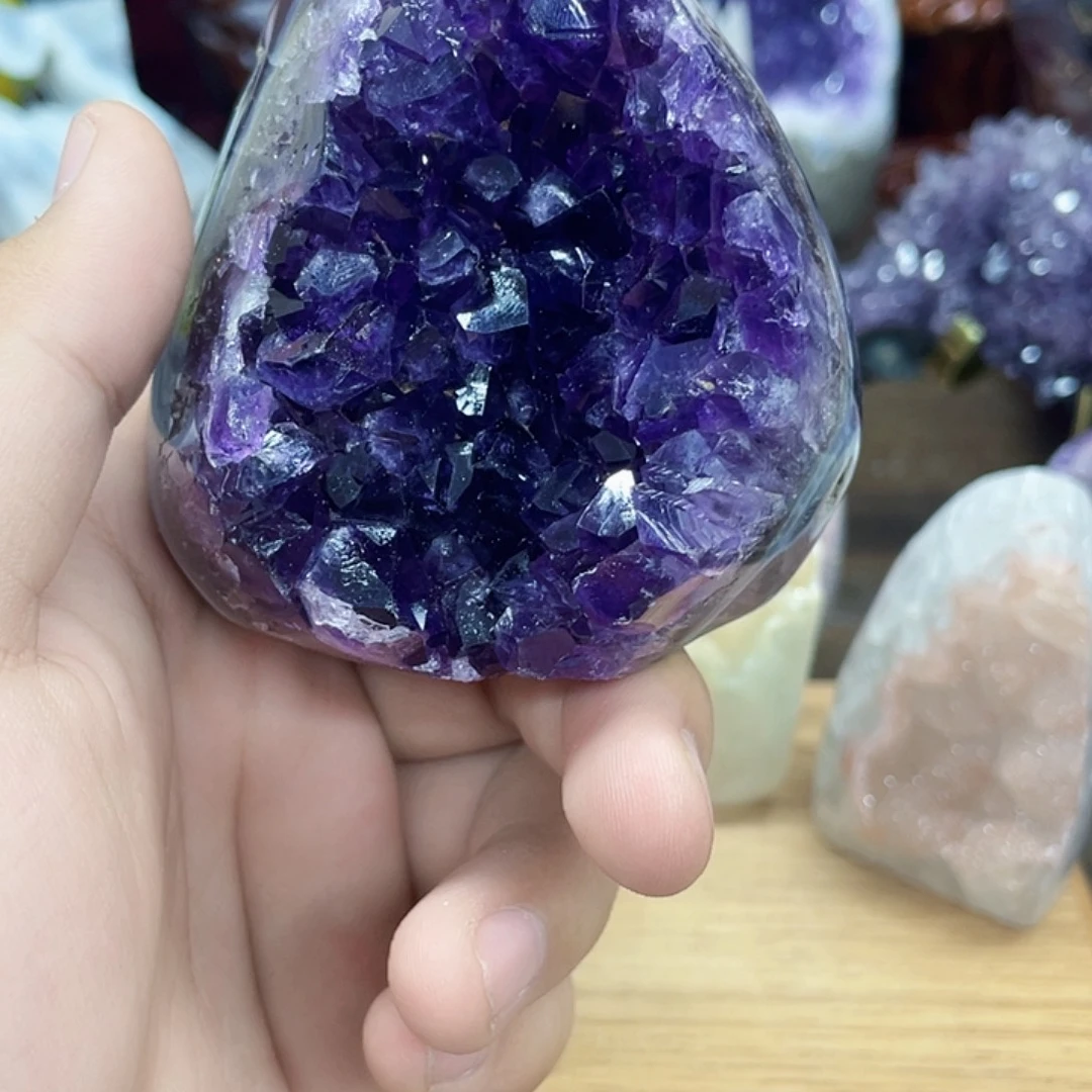 紫晶未镶嵌大型摆件（非配饰）