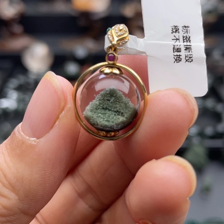 水晶颈饰18K金镶嵌绿幽灵金字塔单珠锁骨