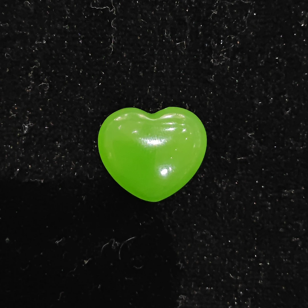 15*17果绿爱心裸石