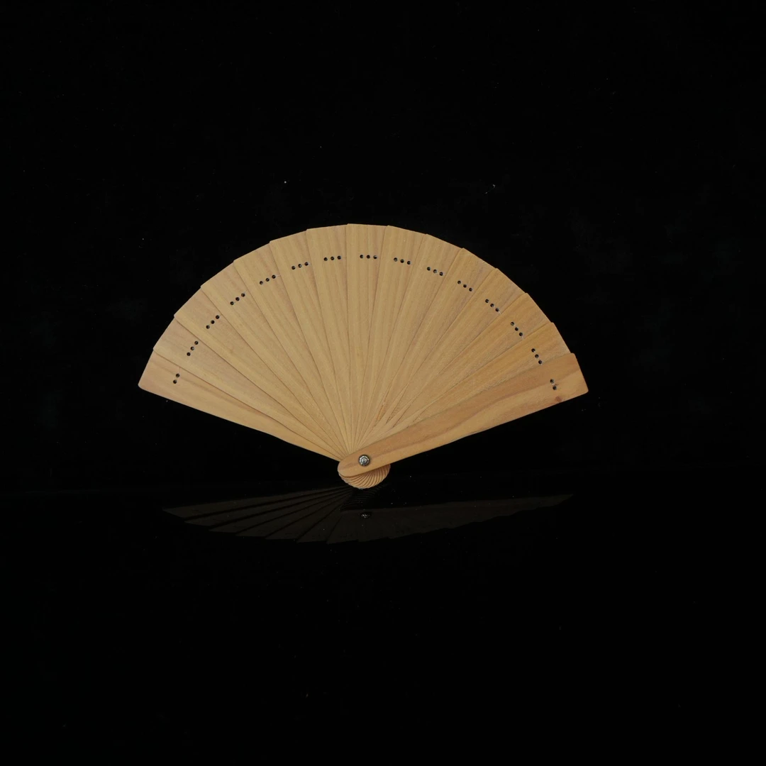 A6493 印度迈索尔老山檀香扇子（小号） /13.85g