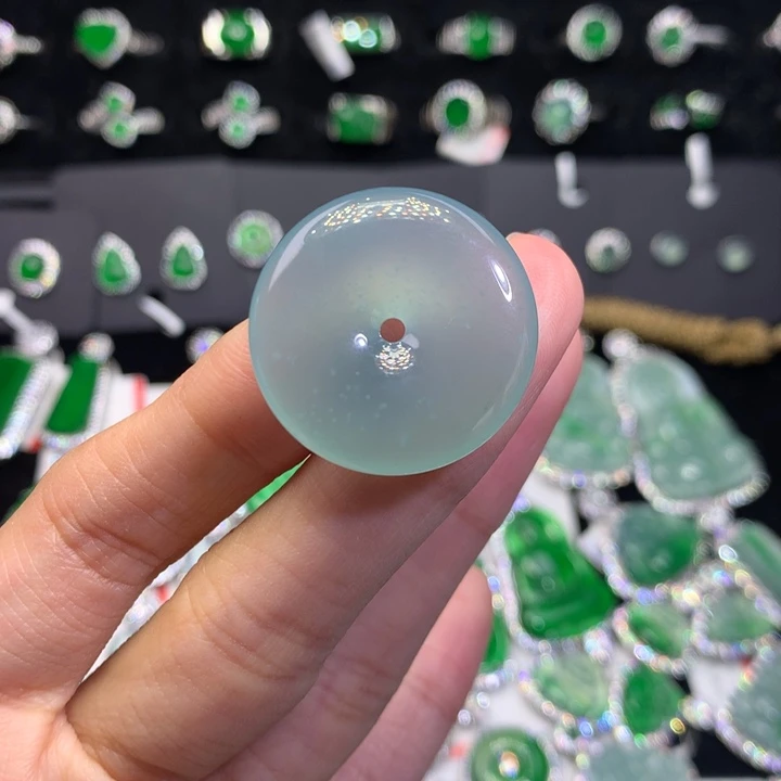 【闪购商品】翡翠颈饰银S925镶嵌糖****团天然翡翠