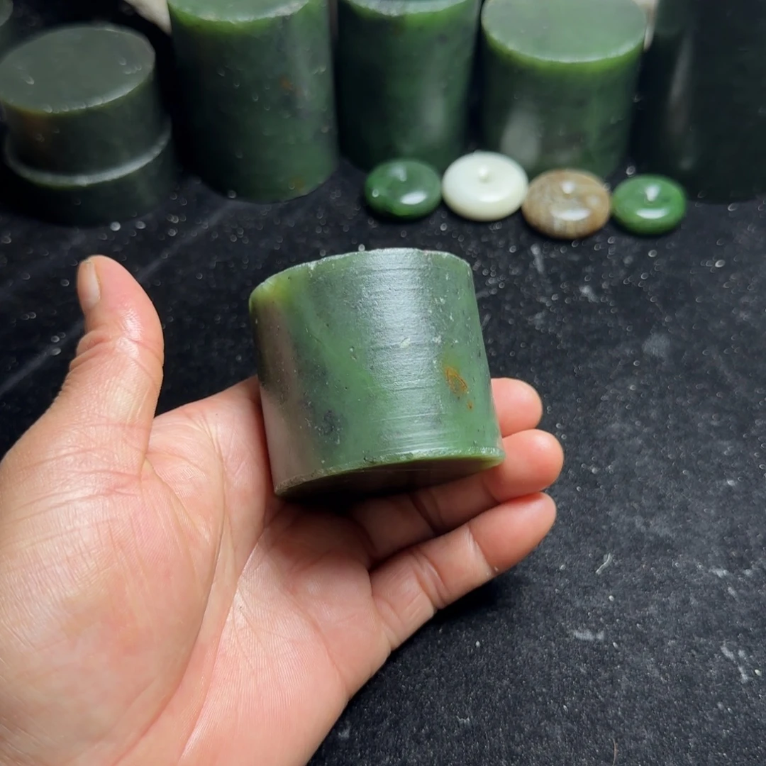 和田玉（糖玉）未镶嵌珠宝奇石