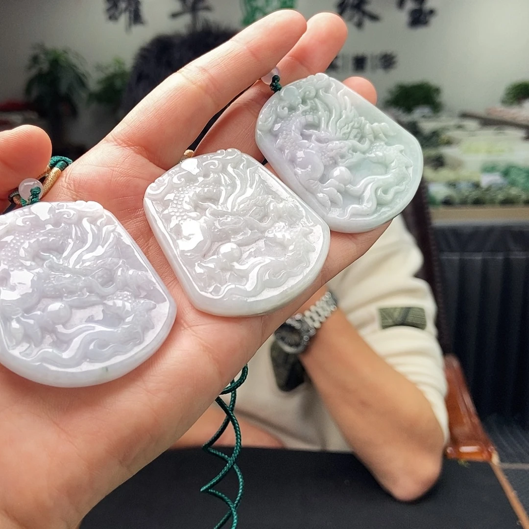 翡翠未镶嵌颈饰颜色多样性发拍一发一