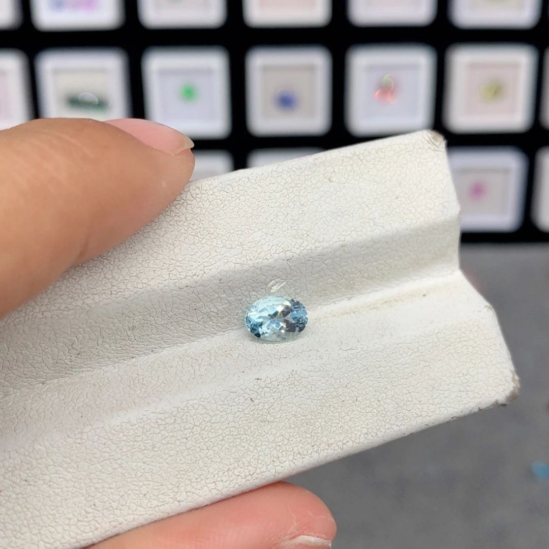 海蓝宝石裸石未镶嵌5*7mm