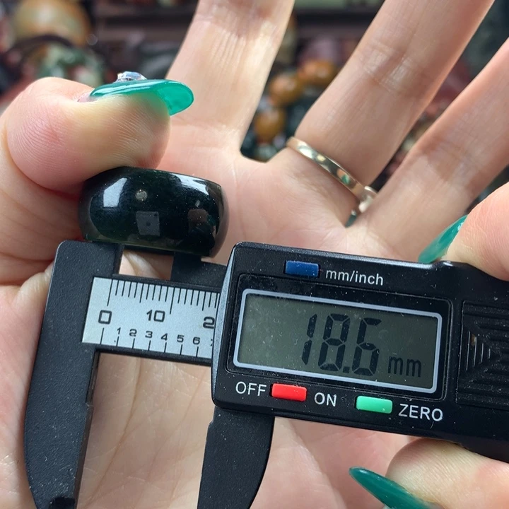 岫岩河磨玉（透闪石质玉）把件未镶嵌