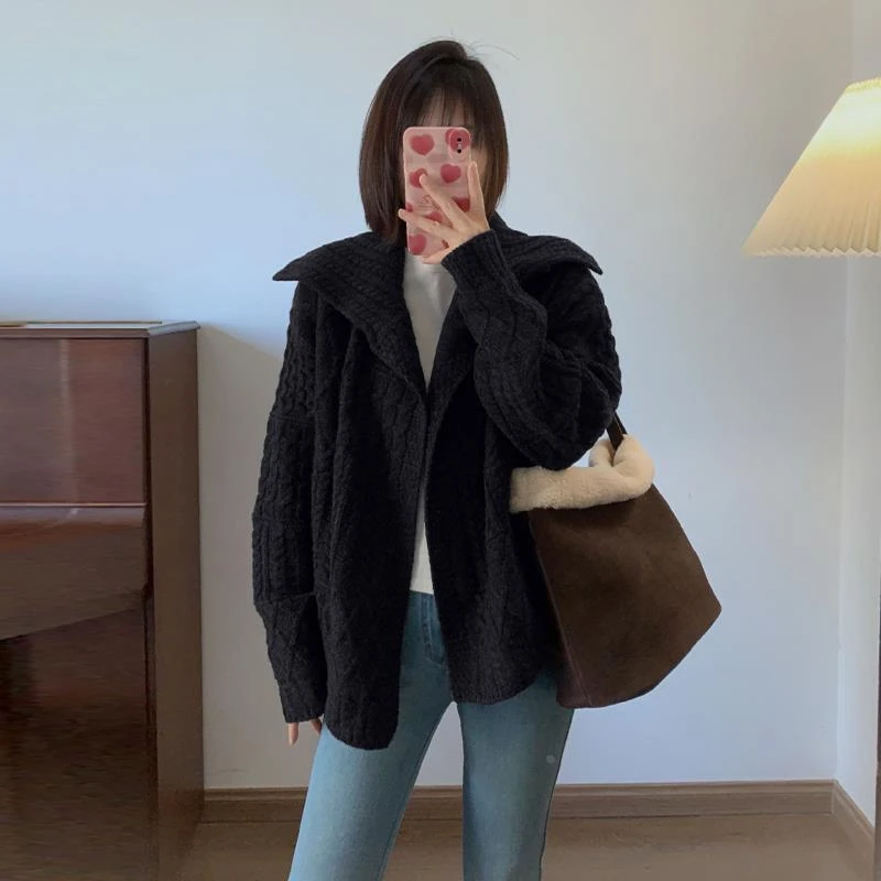 翻领麻花毛衣外套女春秋季2025新款慵懒风针织开衫高级感加厚上衣