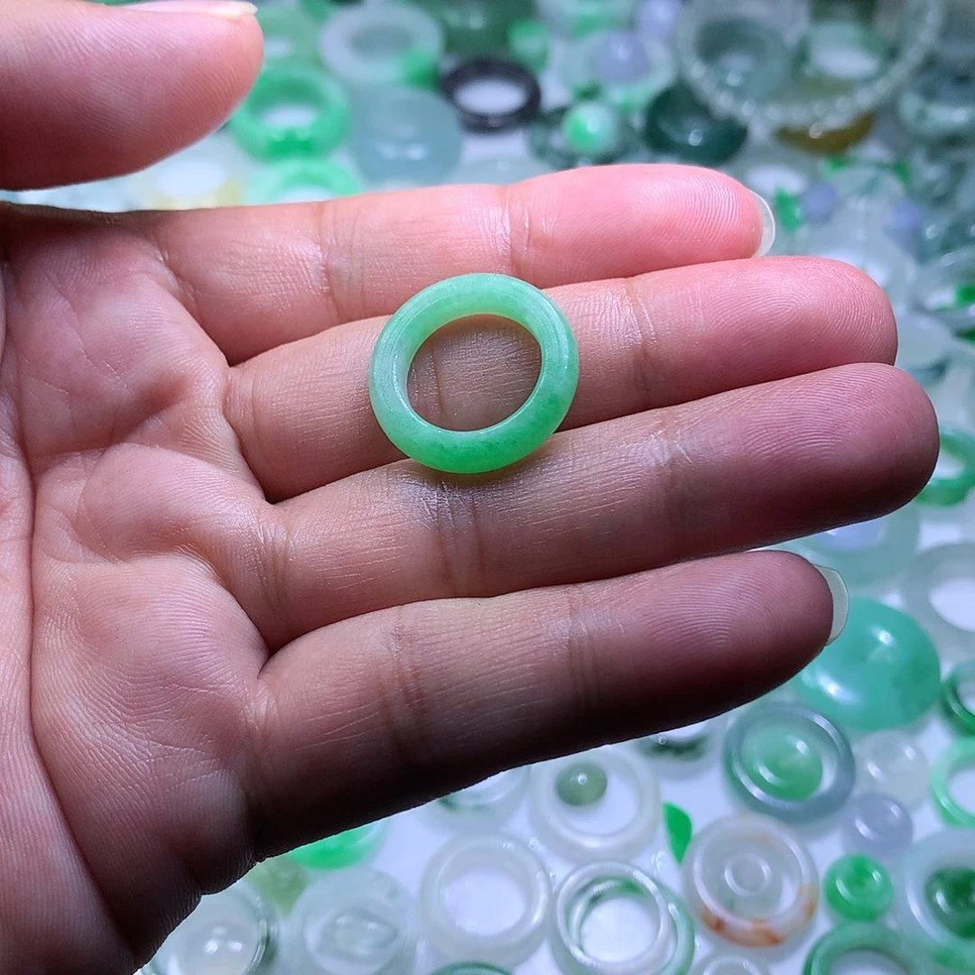 未镶嵌定制翡翠P***蓬