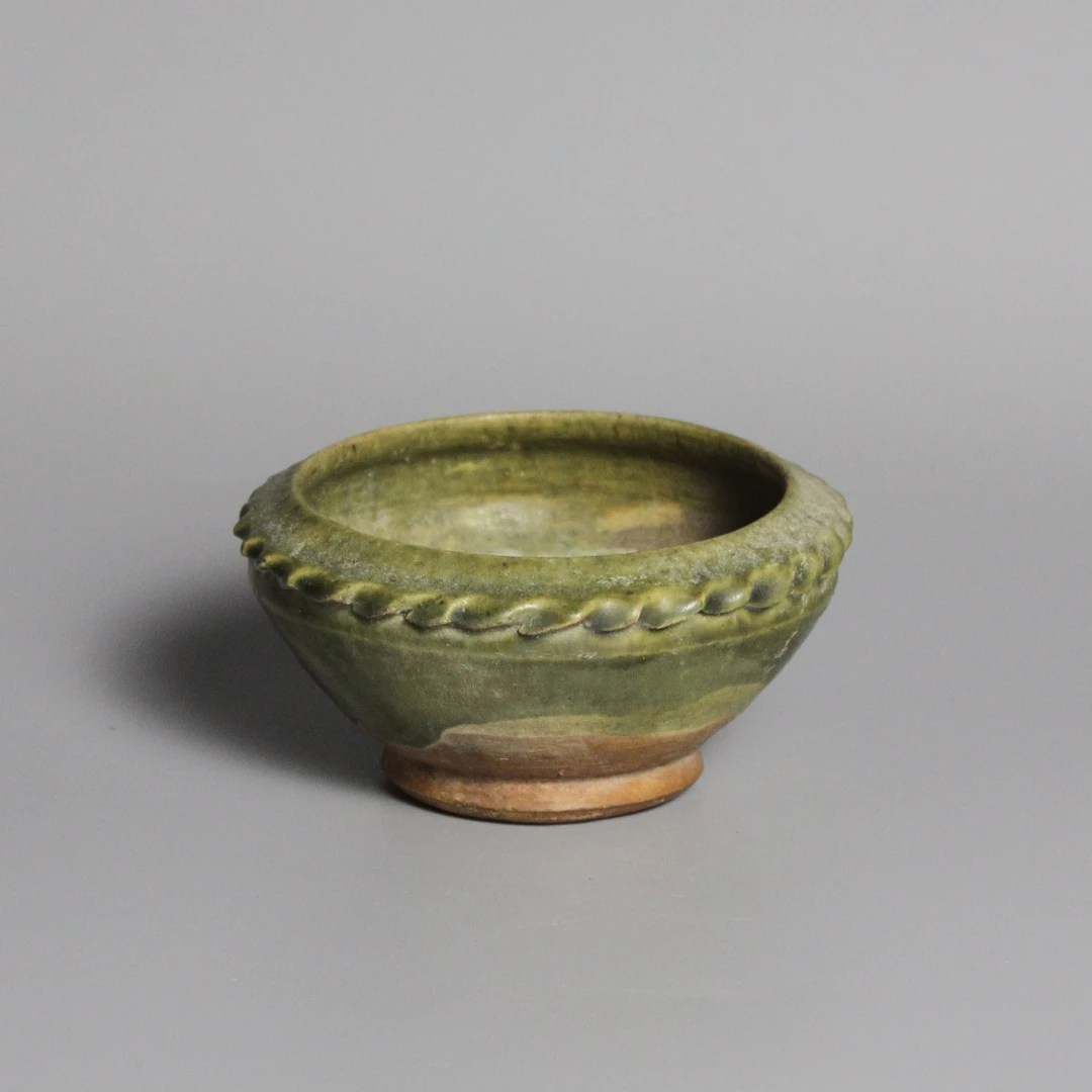 （20）绿釉平底花口钵