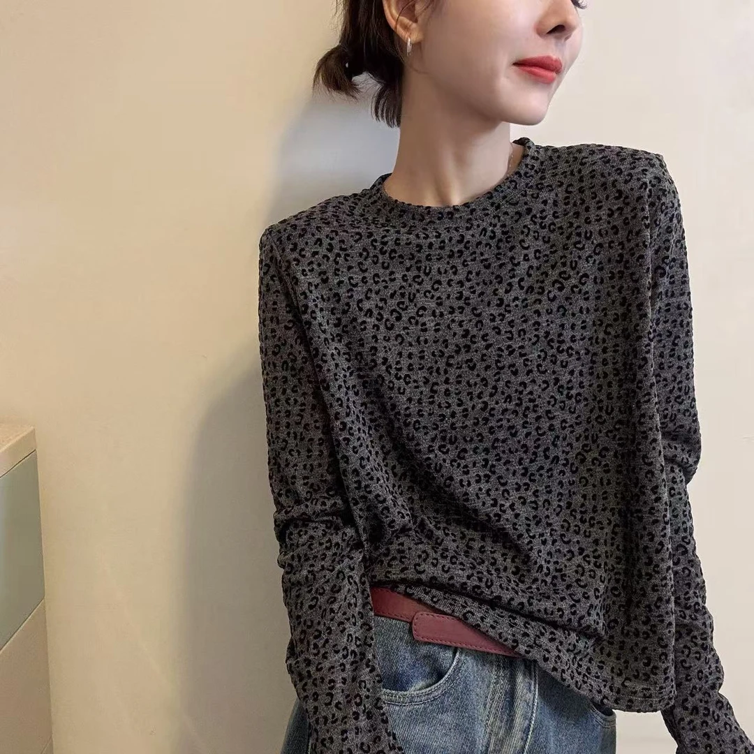 欧货豹纹圆领长袖t恤女正肩2025春秋冬新款简约休闲内搭打底上衣