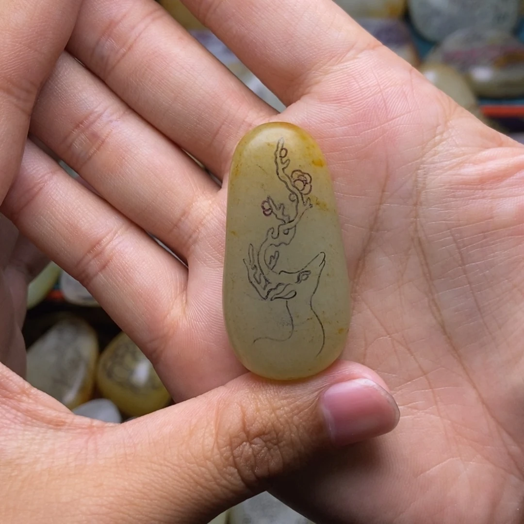 未镶嵌吊坠定制和田玉