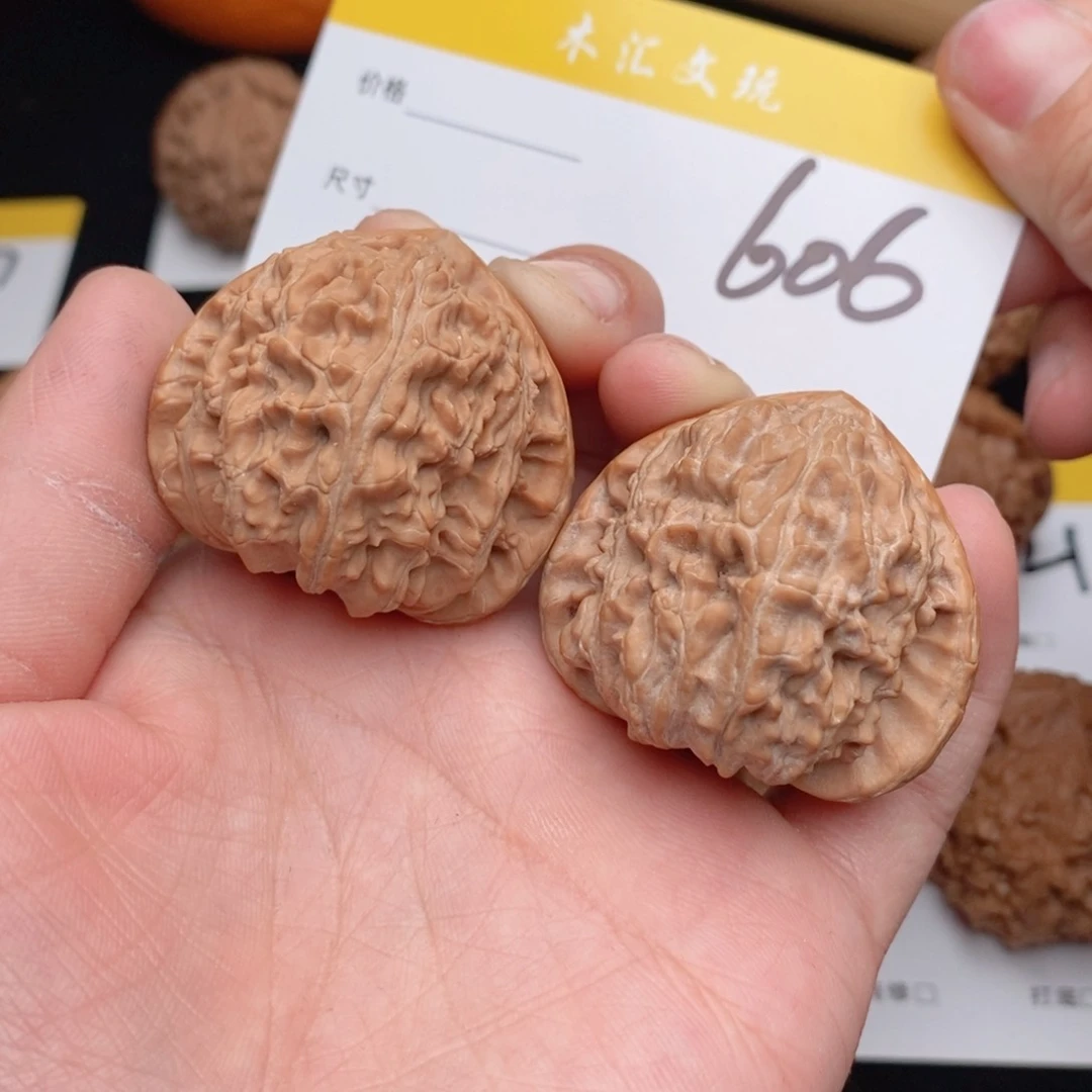 文玩核桃吊坠39正三角606