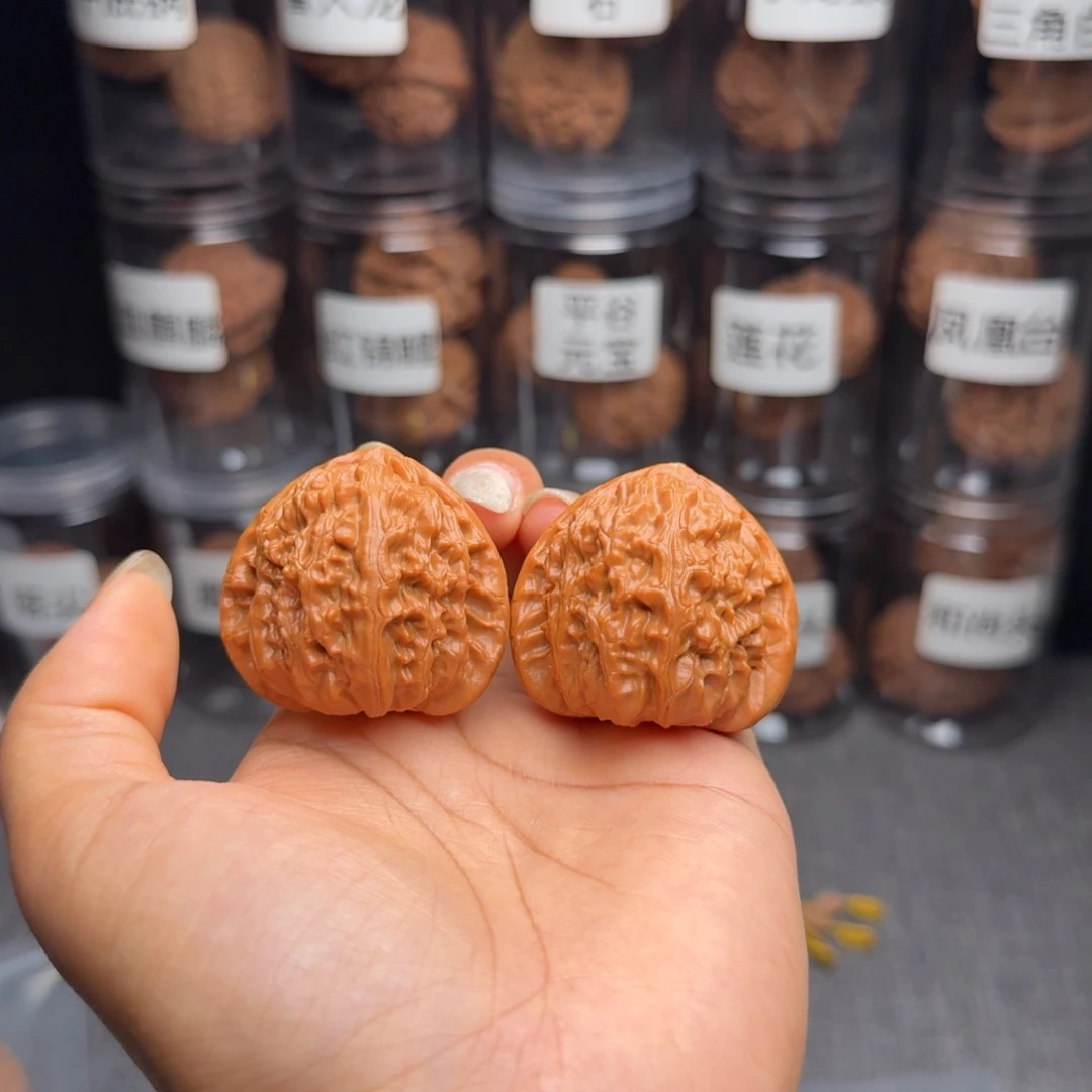 悦***己把件文玩核桃三角白