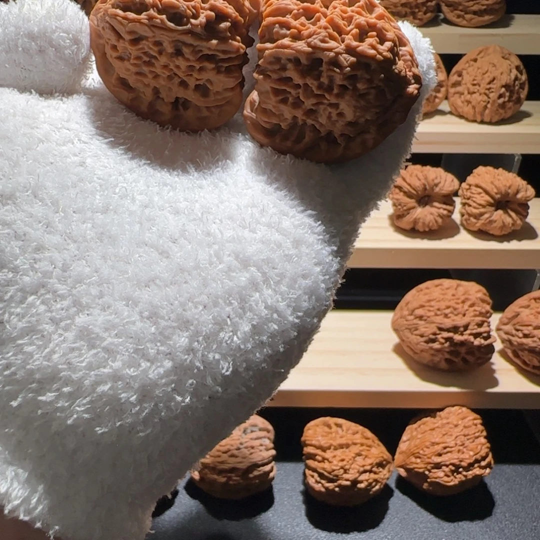 没***果吊坠文玩核桃43奥迪三角