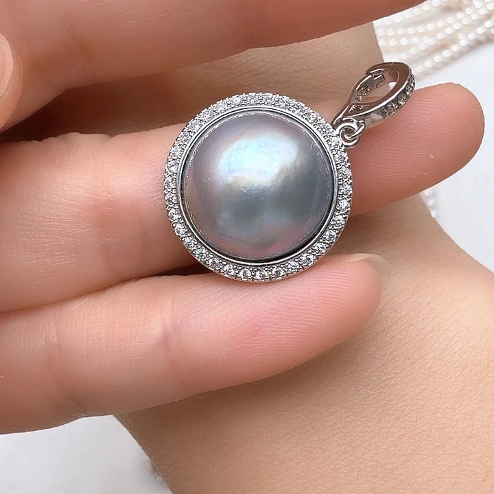 未镶嵌拼合珍珠（马贝珠）颈饰