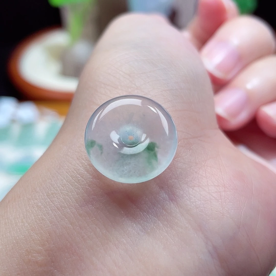 翡翠颈饰未镶嵌平安扣