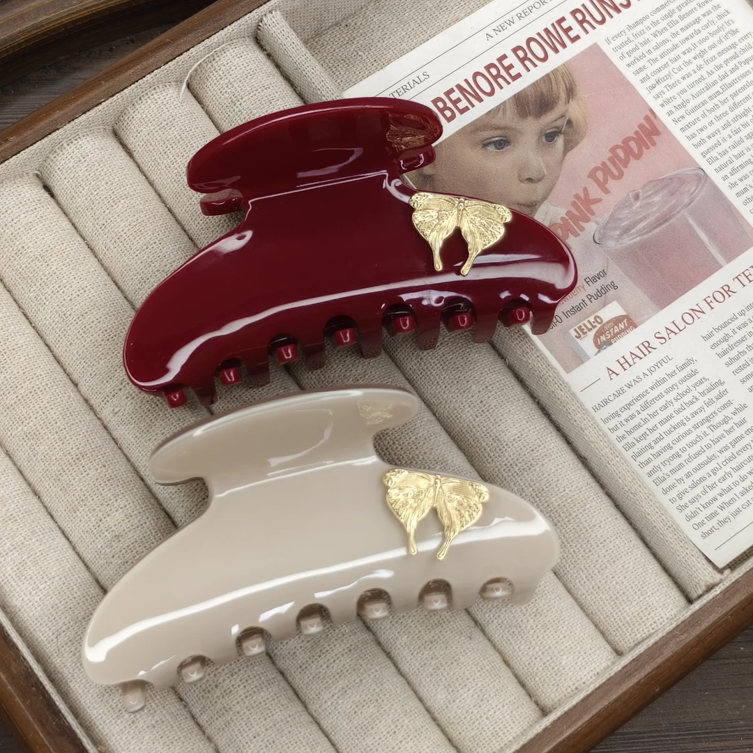 肆伍陆 2621蝴蝶小金标新款经典气质优雅简约抓夹