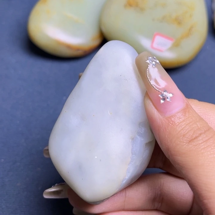 和田玉未镶嵌珠宝奇石