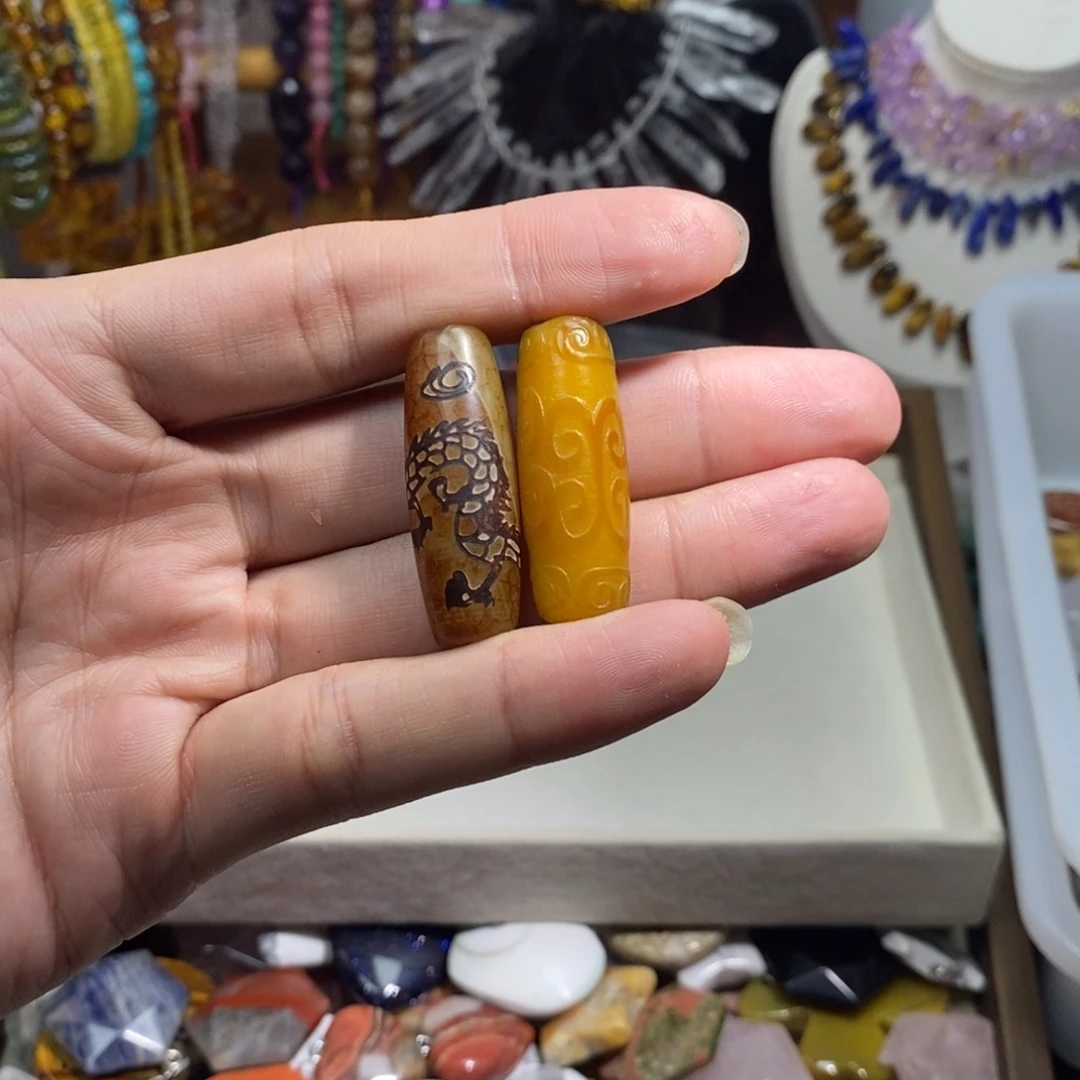 芳***芳未镶嵌，自选2个，石英质玉