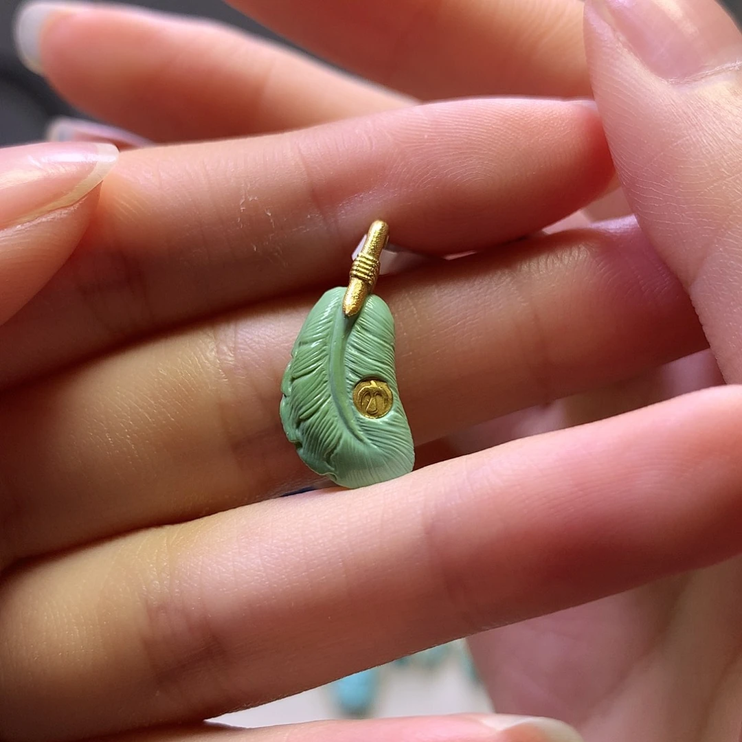绿松石18K金镶嵌吊坠
