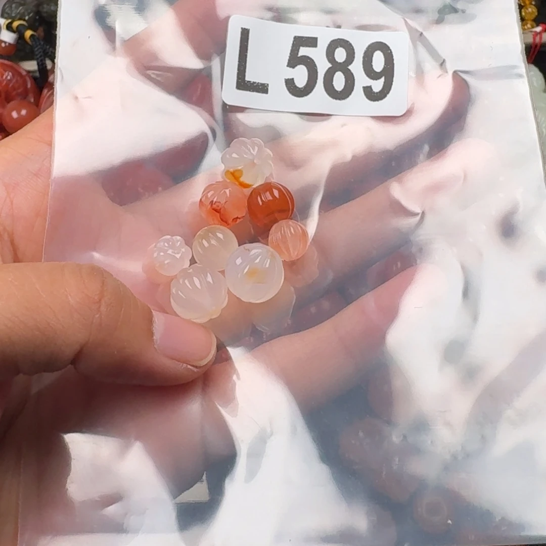 南红玛瑙未镶嵌珠宝奇石