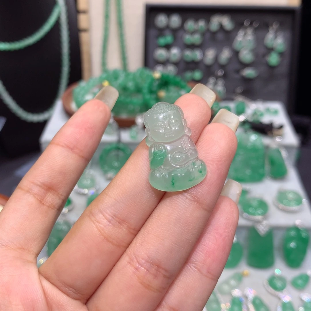 颈饰银S925镶嵌石英质玉（非洲翠）