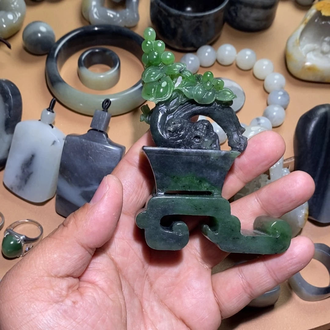 未镶嵌和田玉摆件