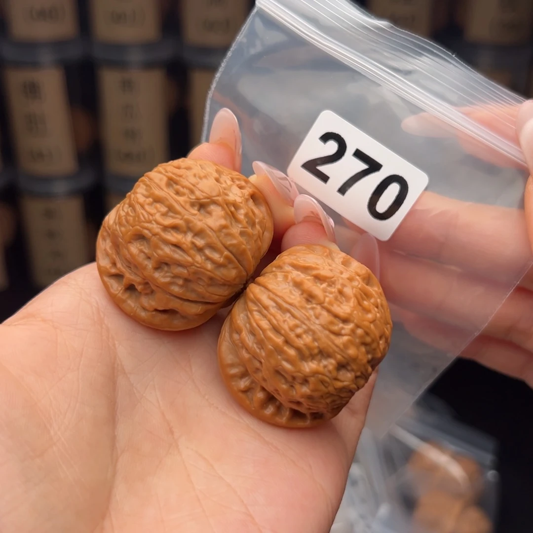 Y***G文玩核桃吊坠铁锤