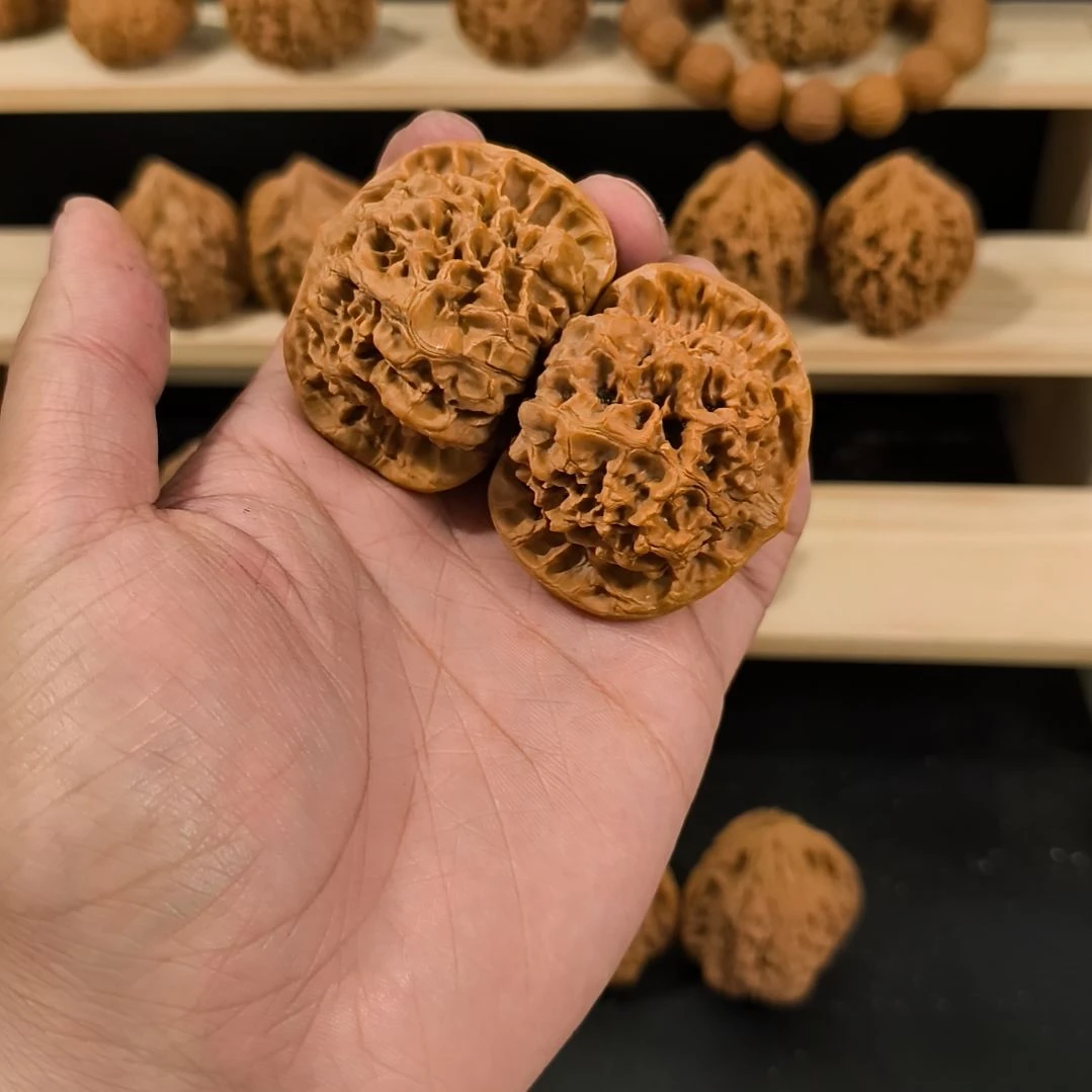 東***东文玩核桃吊坠50官帽