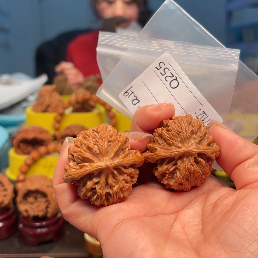 王***S文玩核桃吊坠苹果园40