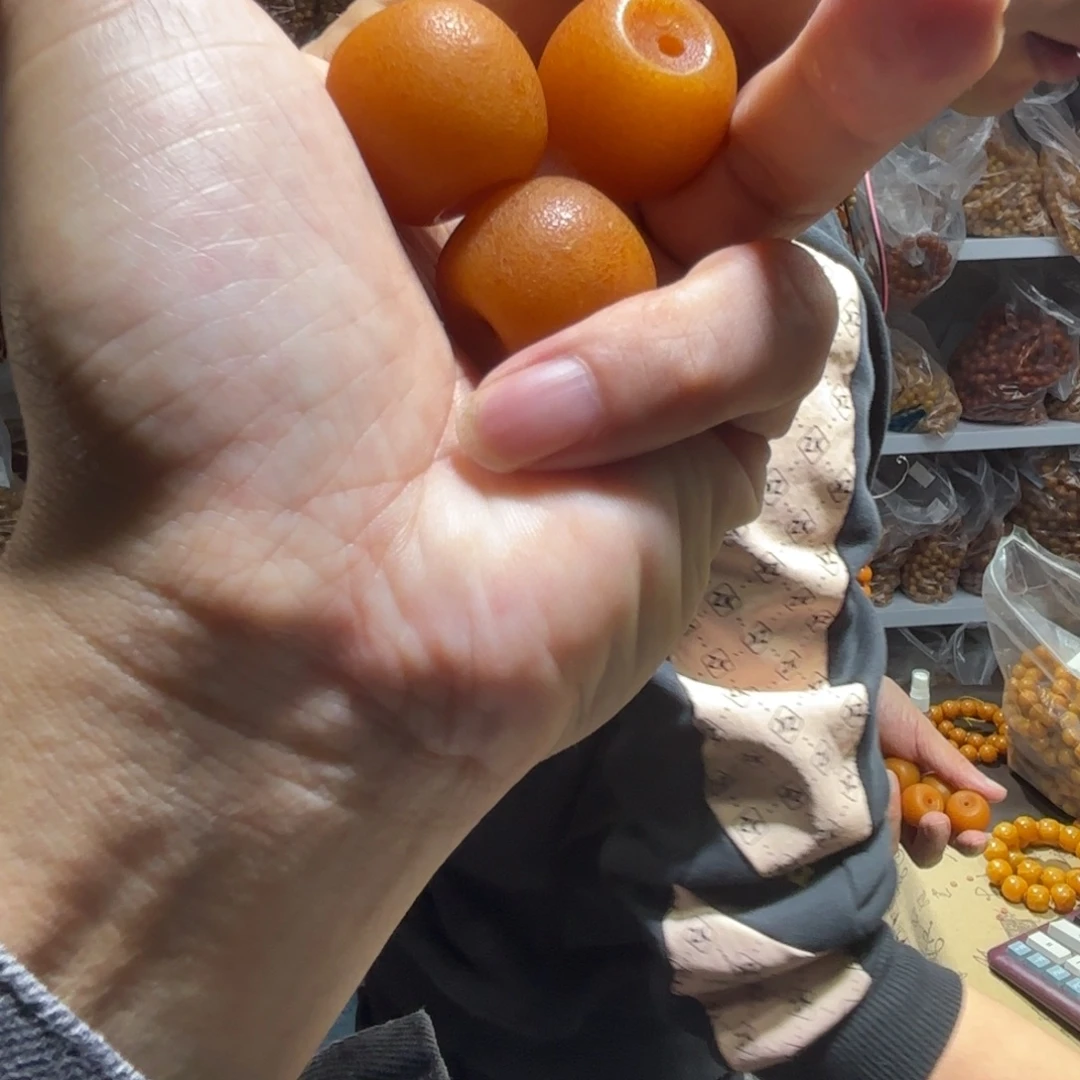 琥珀未镶嵌裸石橘皮墩子多样性发一