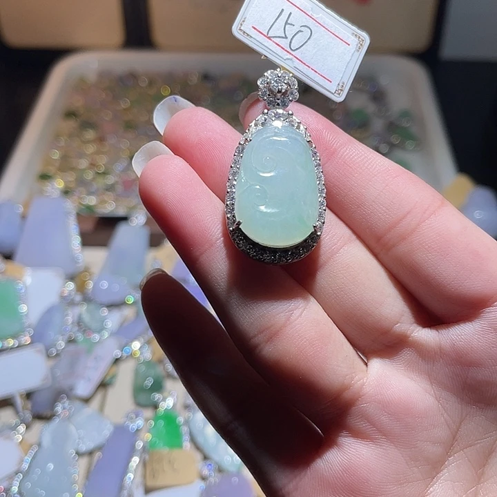 翡翠银S925镶嵌颈饰翡翠