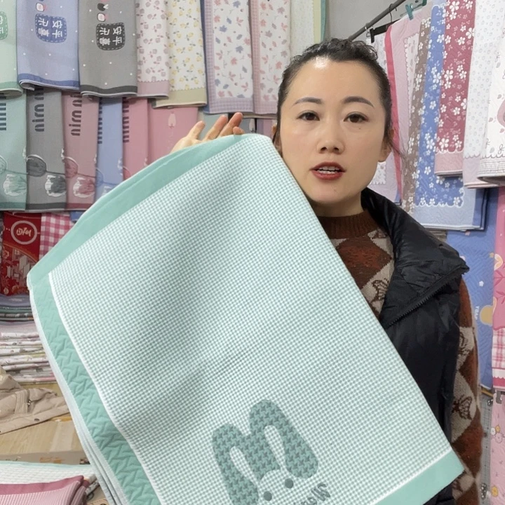 棉特价促销绿色字母