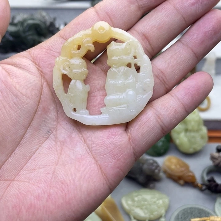 和田玉未镶嵌颈饰