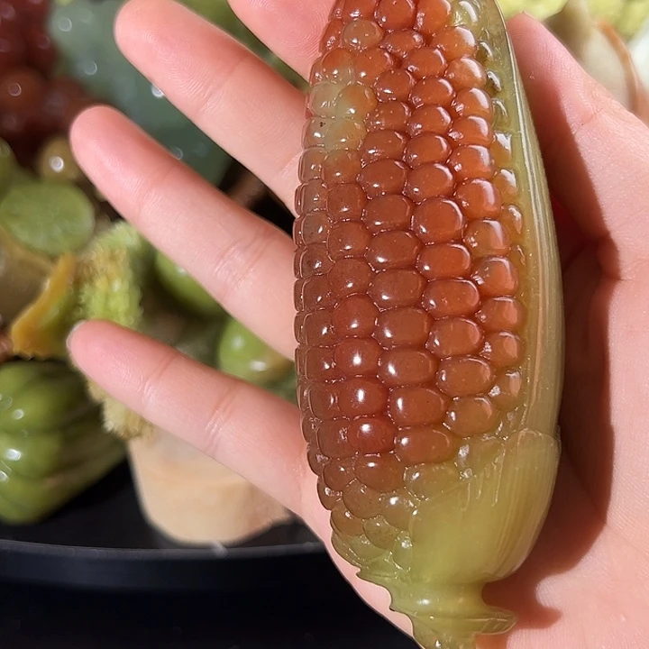 用***.蛇纹石玉未镶嵌珠宝奇石