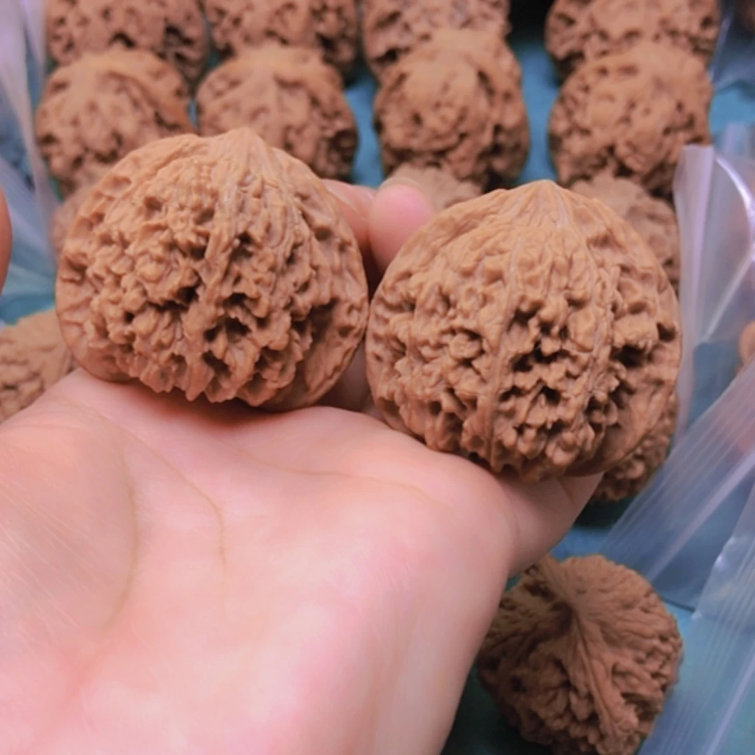 【闪购商品】摆件核桃43满天星磕尖