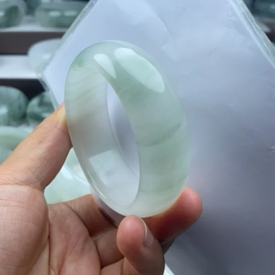 未镶嵌手镯石英质玉（金丝玉）