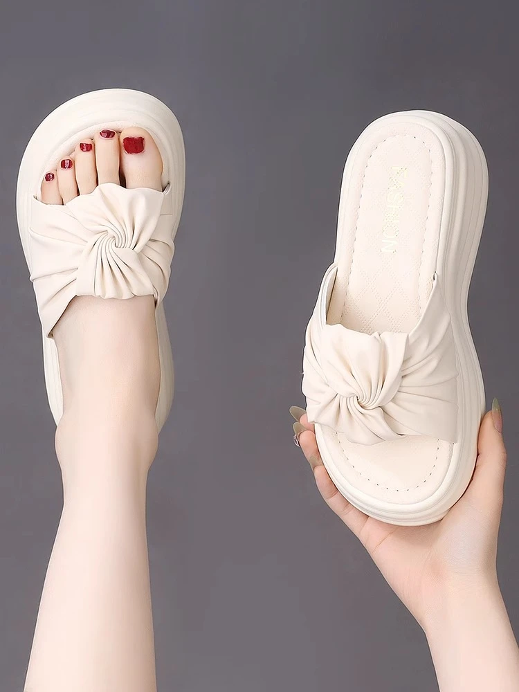 法式高级感厚底拖鞋女夏外穿2025新款网红爆款增高软底轻便一字拖