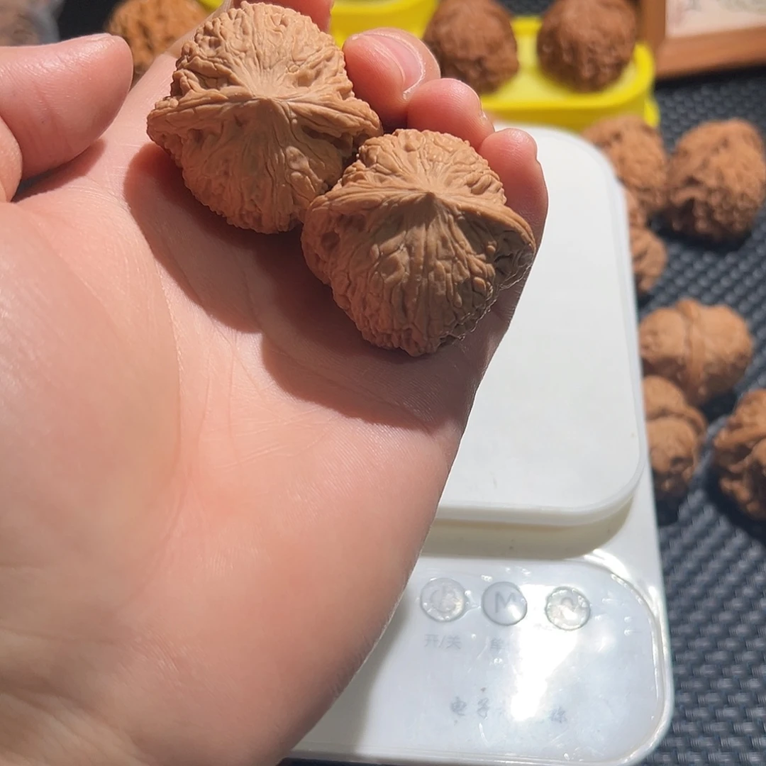 ᭋ***吊坠文玩核桃绣球 文玩核桃