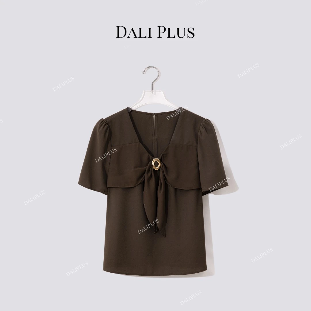 DALI PLUS“巧克力色蝴蝶结飘带”设计感百搭短袖衬衫-D5ST1265