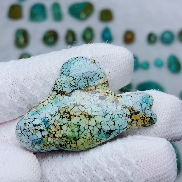 未镶嵌绿松石珠宝奇石