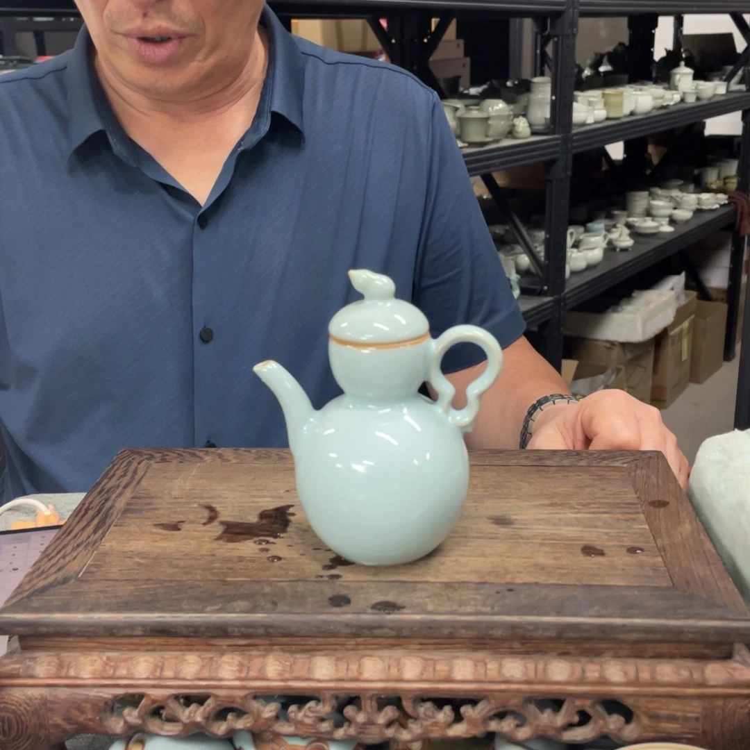 瓷片天青葫芦酒壶