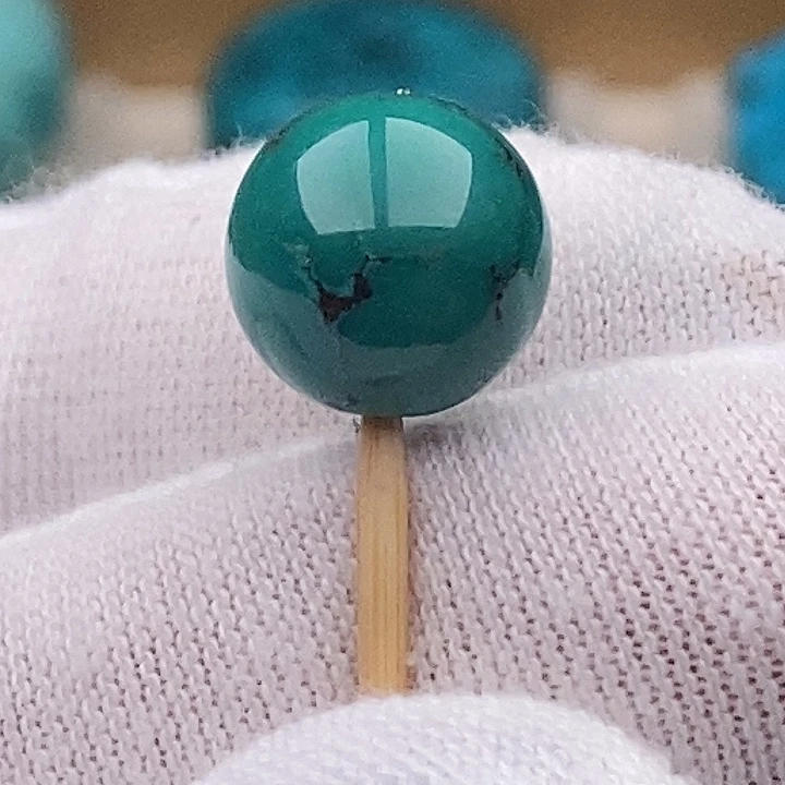 绿松石未镶嵌珠宝奇石10.7