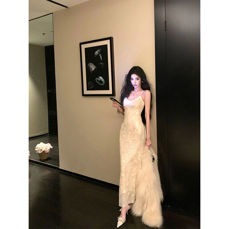 2025秋冬新款花朵亮片拼接吊带连衣裙高级感小众设计礼服长裙