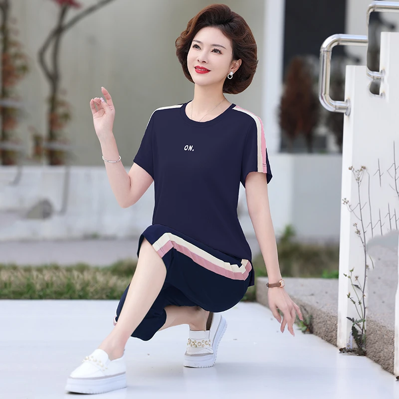 中老年妈妈短袖冰丝T恤上衣时尚休闲运动服套装女夏七分裤两件套