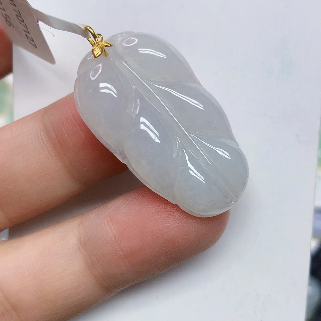 颈饰18K金镶嵌翡翠叶子