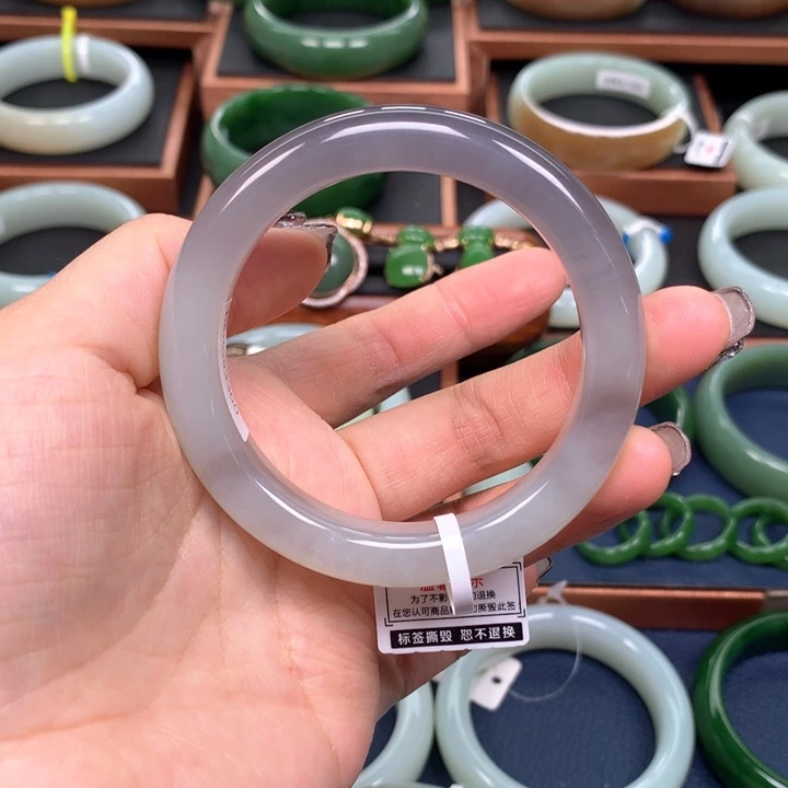 和田玉手镯55圈口未镶嵌