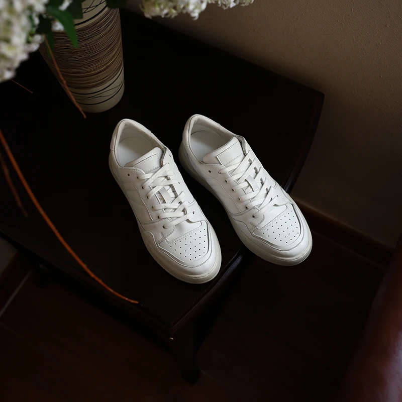 跑跑大码女鞋小白鞋轻盈款2025早春新款休闲鞋运动鞋秀气37-43