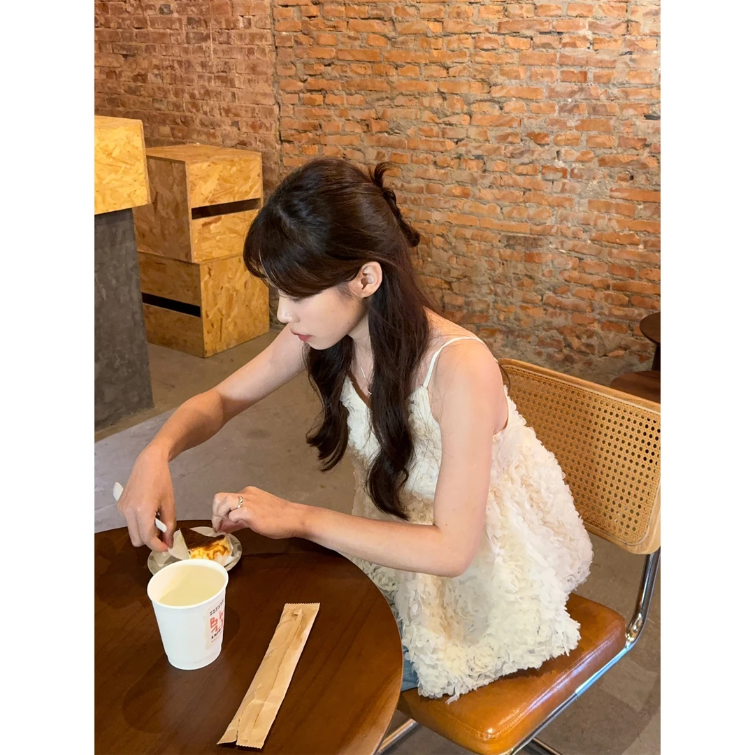 夏季新款法式小众设计感立体玫瑰花朵气质无袖性感甜美女吊带背心