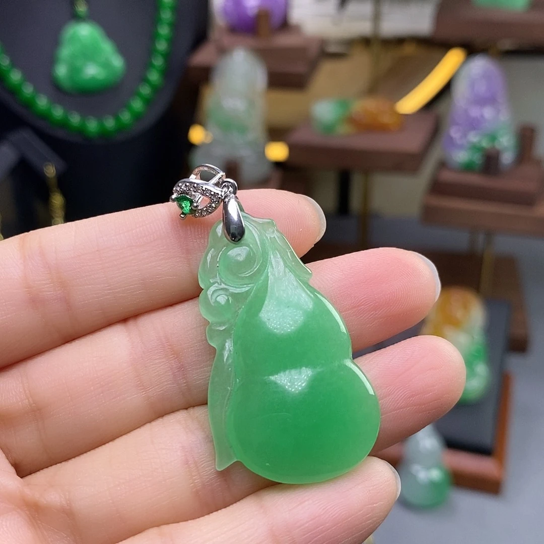 吊坠(赠链)未镶嵌翡翠