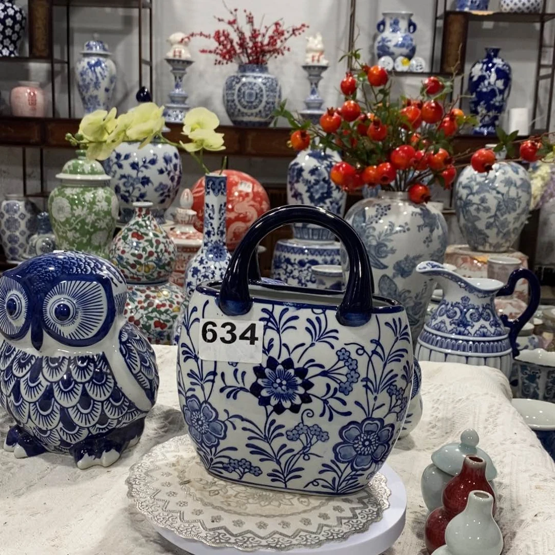 【闪购商品】摆件手提包摆件。高度22